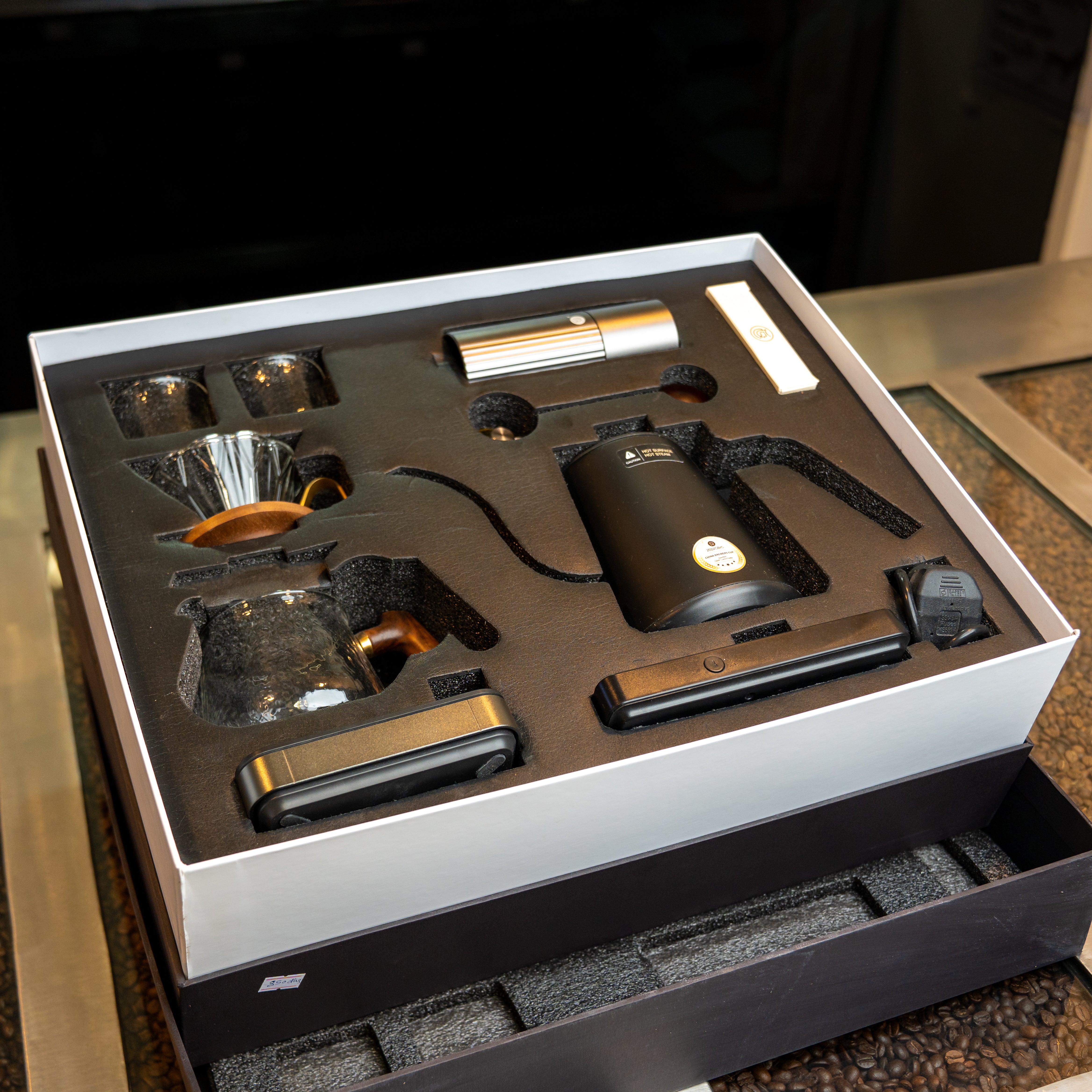 HERO Z3PRO PROFESSIONAL GLASS GIFT BOX-BLACK